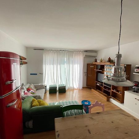 Apartamento Rits Beachfront Салоу Экстерьер фото